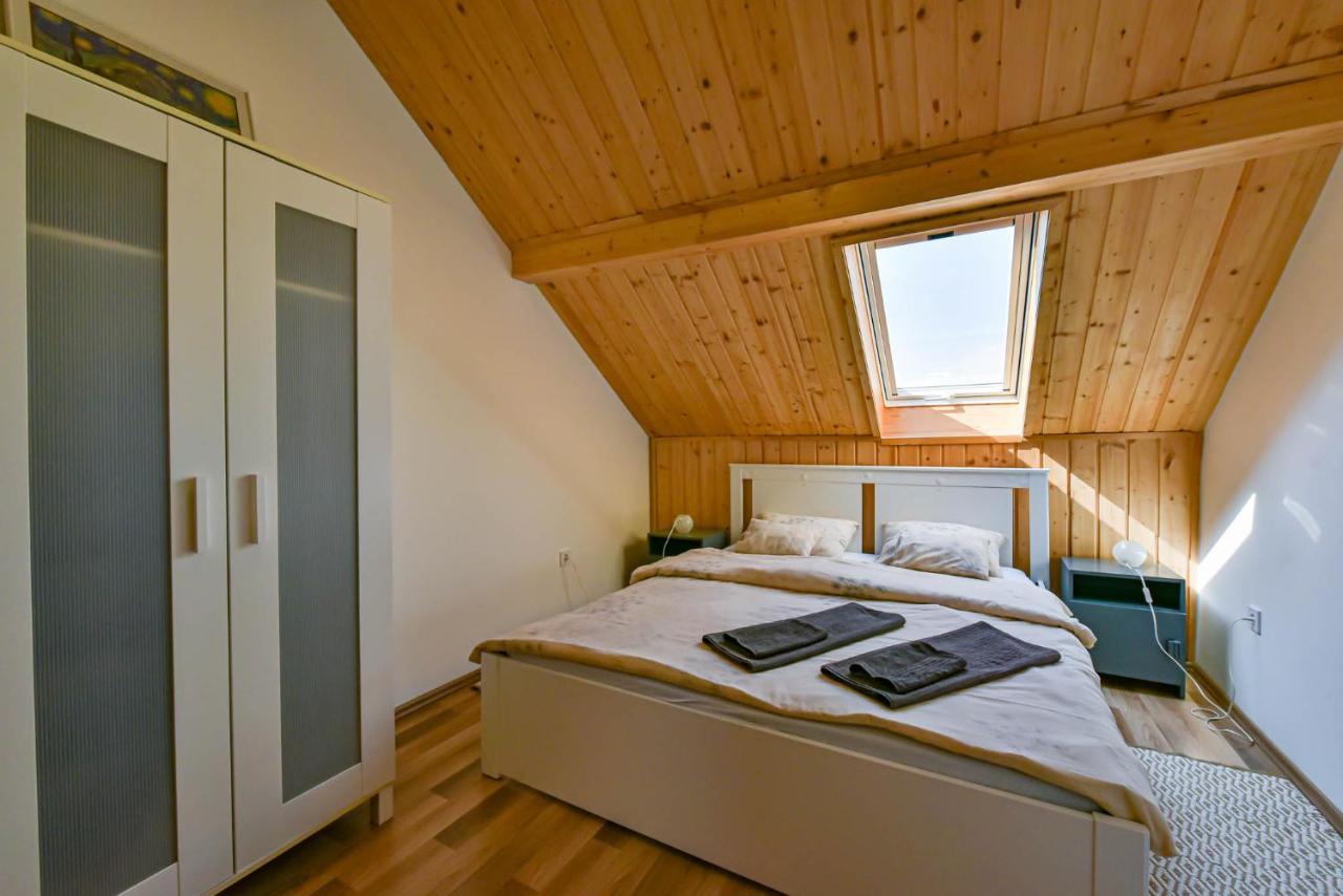 Fekete Rigo Vendeghaz Apartment Egerszalok Bagian luar foto
