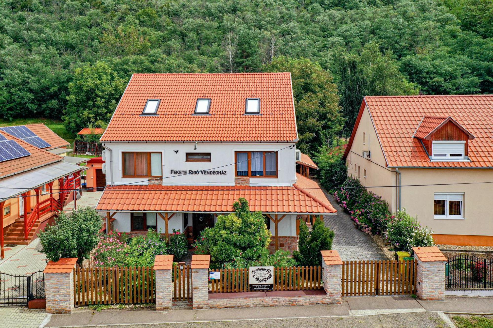 Fekete Rigo Vendeghaz Apartment Egerszalok Bagian luar foto
